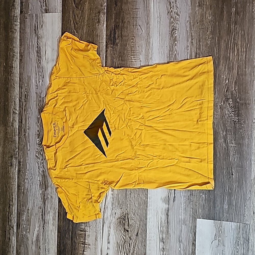 Y2K Emerica yellow tee shirt medium